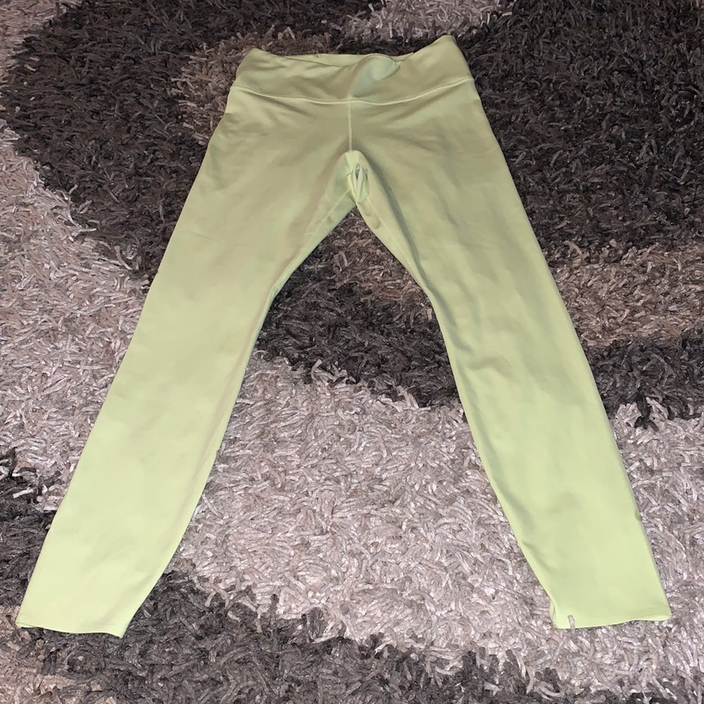 Nike One Lux Tight Fit pant Size M NWT